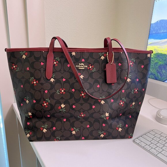 coach City Tote In Signature Canvas With Heart Petal Print c7616 - Picture 9 of 9